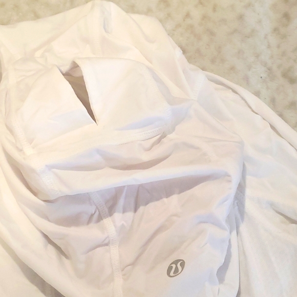 BNWOT lululemon rare longsleeve with hood - Picture 5 of 9